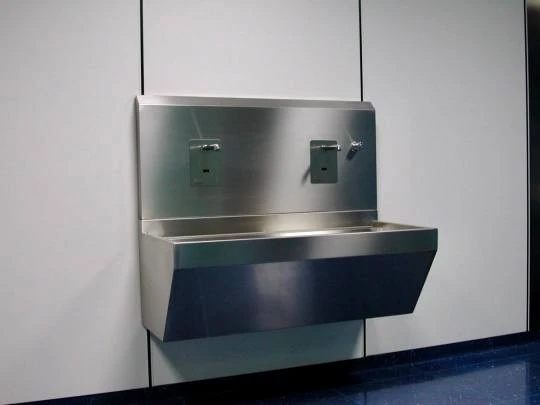 Мойка хирургическая настенная из нержавейки