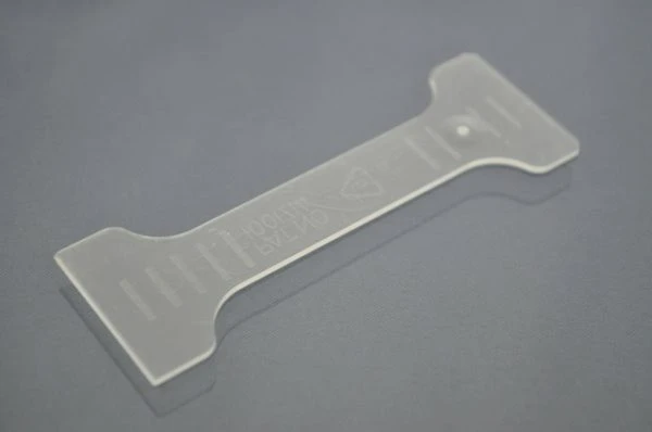 Shpatel dlya rastyajki mazkov plast