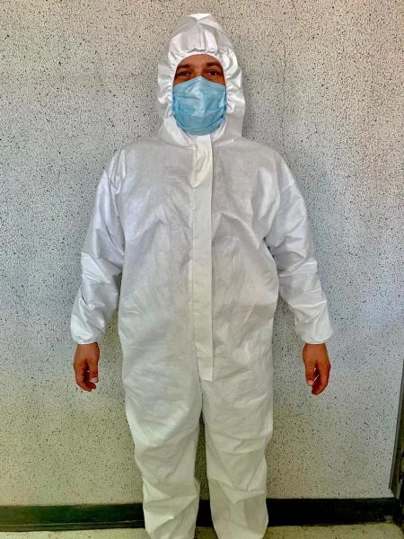 Комбинезон одноразовый из нетканого материала