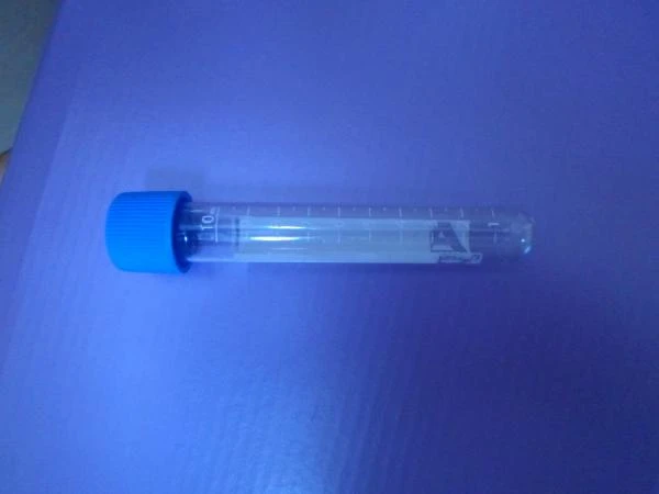Пробирка цилиндрическая с винтовой синей крышкой