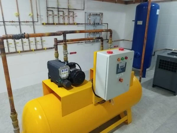 Medisinskaya reanimasionnaya nastennaya konsol