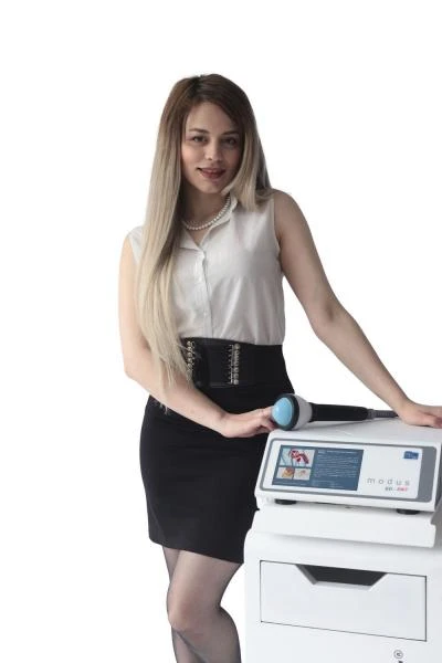 Udarno-volnovaya terapevticheskaya sistema dlya lecheniya erektilnoy disfunksii