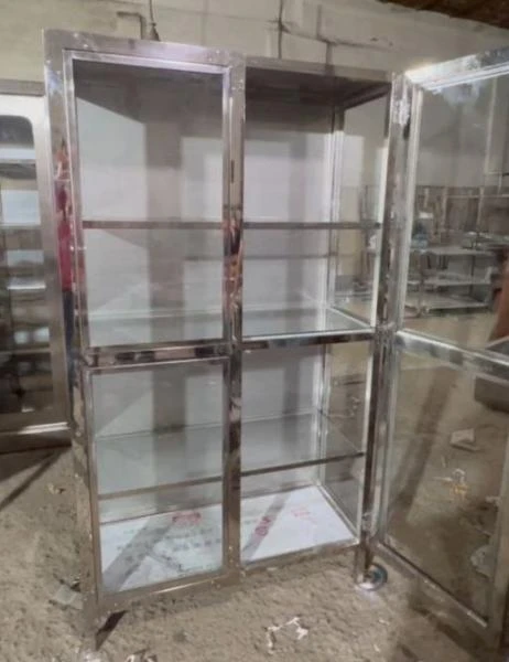 Медицинский шкаф для медикаментов