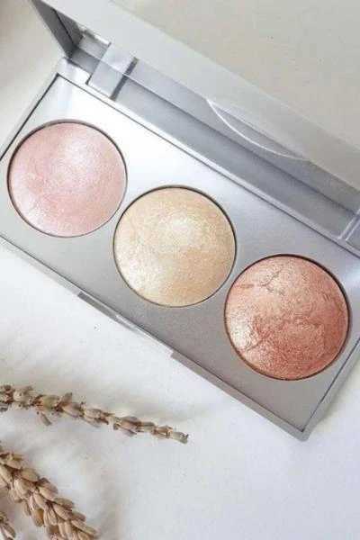 Хайлайтер для стробинга лица strobing highlighter 3374 Golden Rose