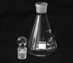 Kolba konicheskaya na 50 ml so shlifom prishlifovannoy probkoy