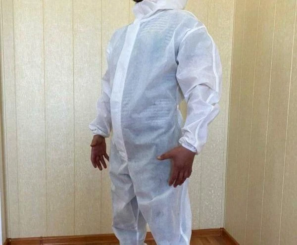Medisinskiy kombinezon spanbond