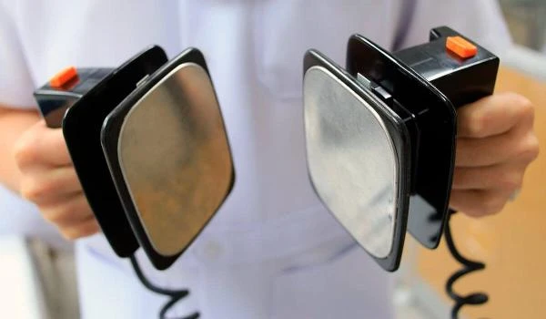 Дефибриллятор