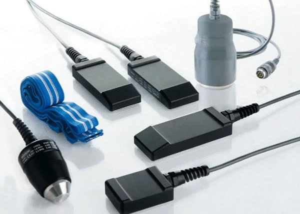 Mnogochastotnaya ultrazvukovaya terapiya FISIOSONIC® PLUS