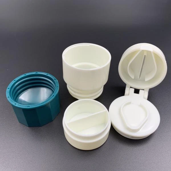 3 в 1 - таблетница, измельчитель лекарств и резак для таблеток