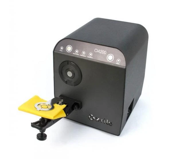 Nastolniy spektrofotometr Ci4200