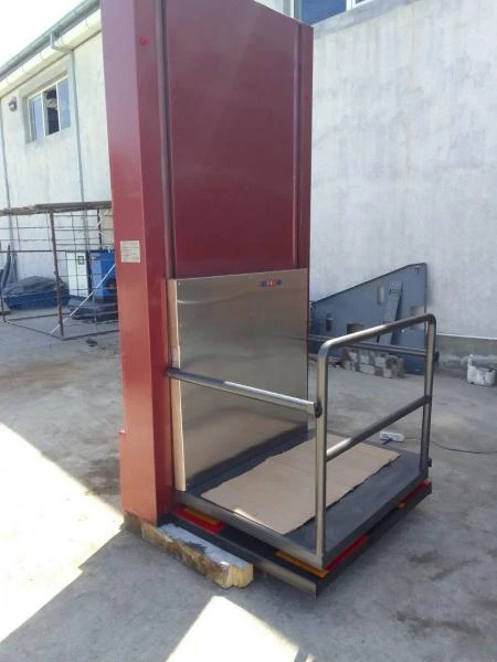 Вертикальный инвалидный подъёмник ComDis-250