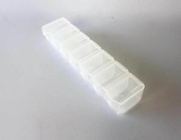 Tabletnisa na 7 yacheek (organayzer, futlyar, konteyner, keys, aptechka)