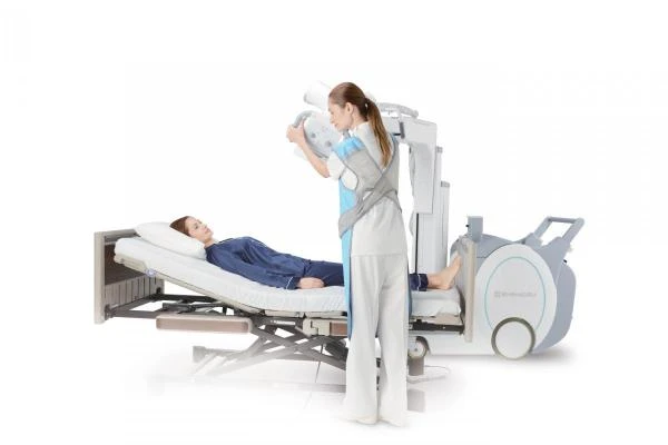 Mobilniy rentgenovskiy apparat Shimadzu MobileDArt Evolution (Yaponiya)