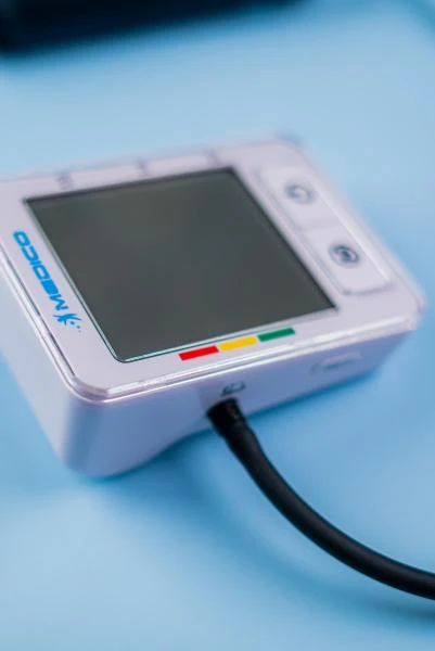 Tonometr avtomaticheskiy MEDICO BP380