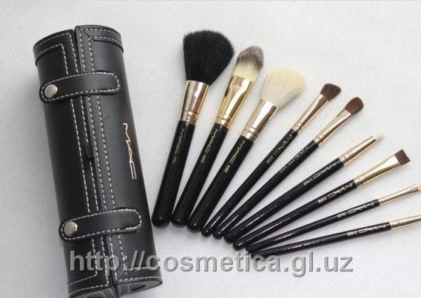 Kisti dlya makiyaja MAC v tubuse