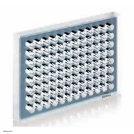 Kvarsevaya mikroplastina s 96 yacheykami, osnova: sinteticheskoe kvarsevaoe steklo