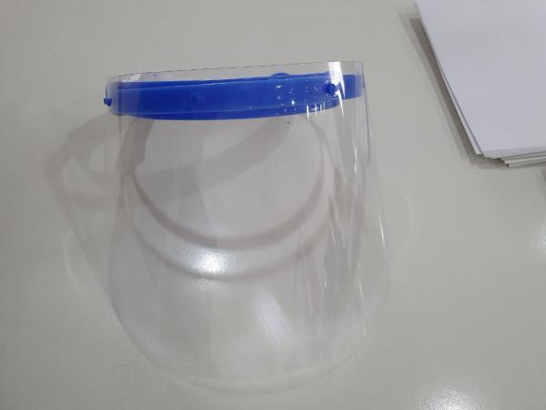 Тканевые медицинские маски и щитки