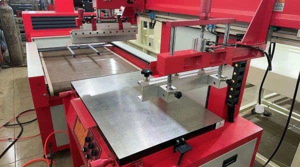 LC-6090P Planshetnaya trafaretnaya pechatnaya mashina s UF-sushkoy