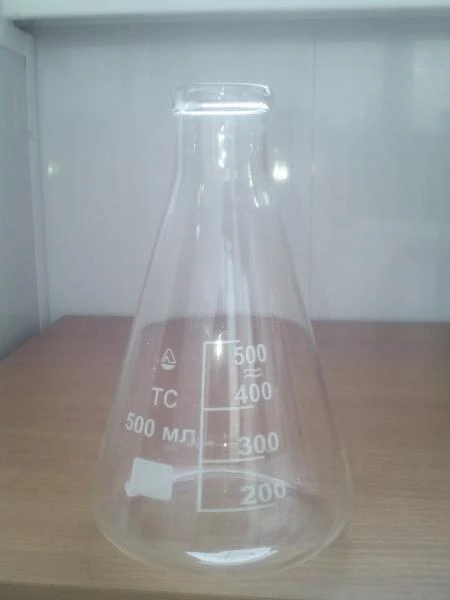 Kolba 500 ml steklo (s dozatorom na 10 ml dlya otmerivaniya jidkosti)