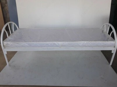 Кровать металлическая без матраса