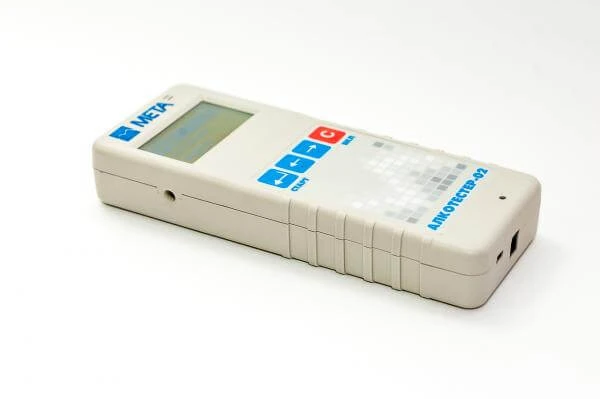 Indikator alkogolya "Alkotester 02" elektroximicheskiy