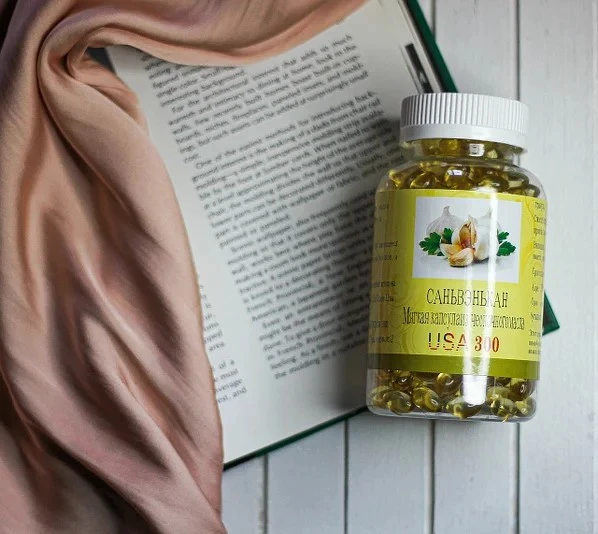 Myagkaya kapsula iz chesnochnogo masla sanvenkan