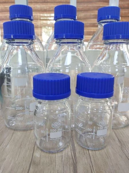 Laboratornaya butilka tipa DURAN GL45 s zavinchivayusheysya krishkoy 500 ml