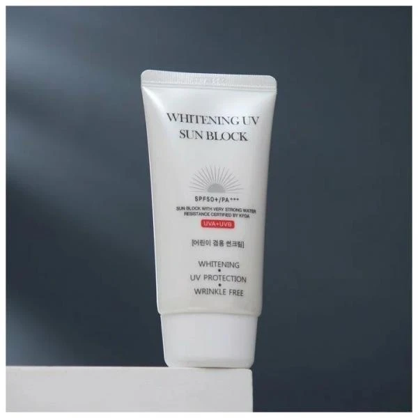 Quyoshdan himoyalovchi oqartiruvchi krem Jigott Whitening UV Sun Block SPF 50
