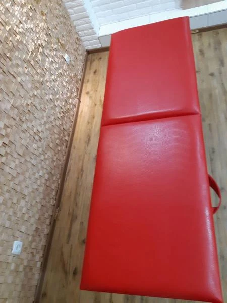 Kushetka sbornaya, razmer 2000x600mm, dermontin, nojki profil