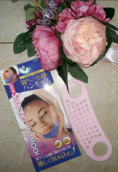 3D ko'tarish effekti bilan yuzning ovalini ko'tarish uchun niqobi