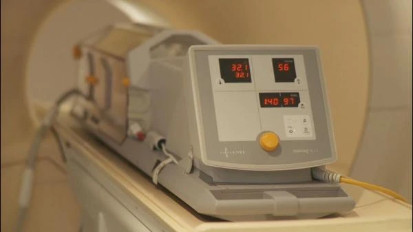 Inkubatornaya diagnosticheskaya magnitnosovmestimaya sistema dlya provedeniya MRT