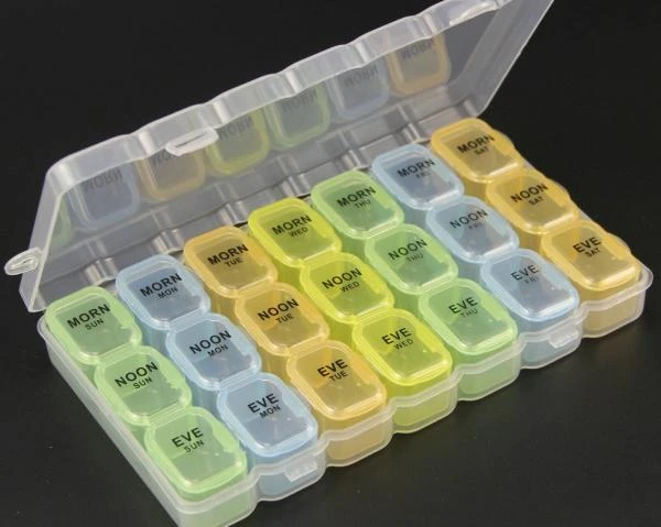 Tabletnisa (21 yacheek) - udobniy plastikoviy konteyner dlya tabletok