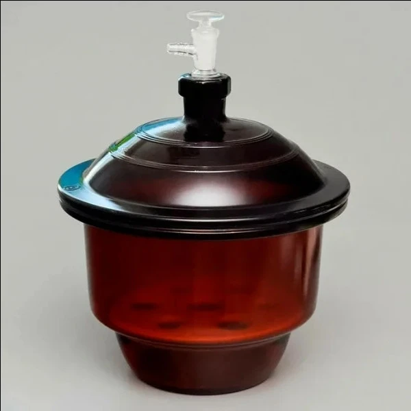 Eksikator vakuumniy s kranom 1-240 mm, temnoe steklo