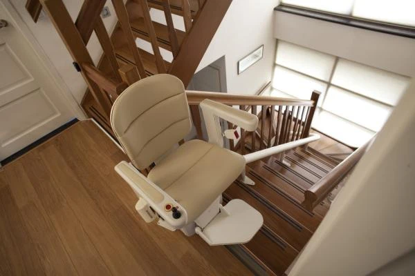 Кресельный инвалидный подъёмник