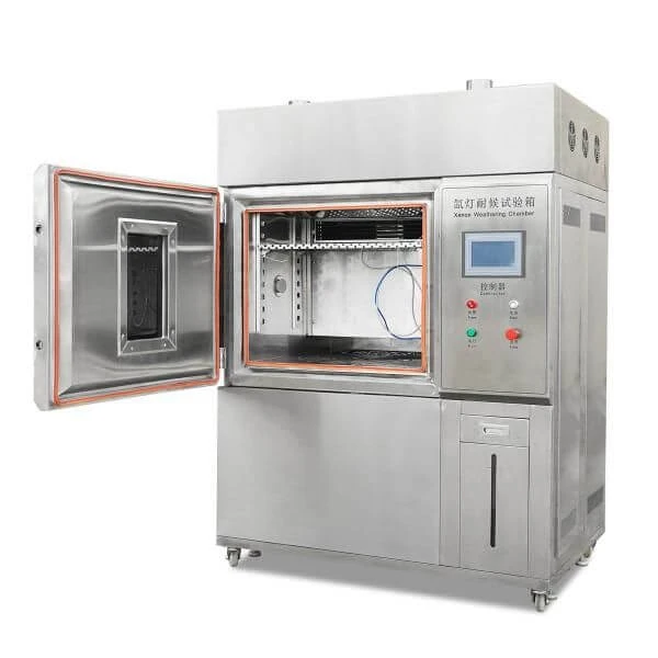 Ksenonovaya ispitatelnaya kamera