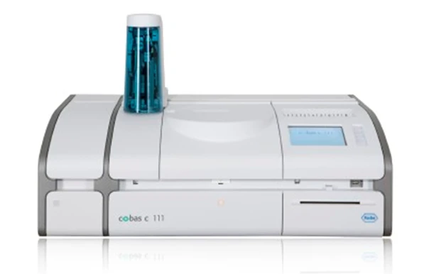 Avtomaticheskiy kompaktniy analizator cobas c 111