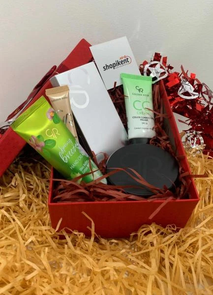 Подарочный набор - хайлайтер для лица, праймер для теней, крем для рук, крем-праймер bb, пудра, подарочная коробка n0221 SHK Gift