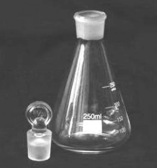 Kolba konicheskaya na 100 ml so shlifom prishlifovannoy probkoy