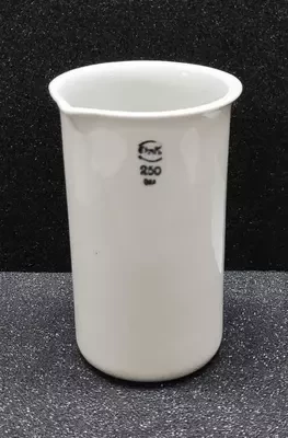 Фарфоровый стакан высокий № 4 (250 мл)