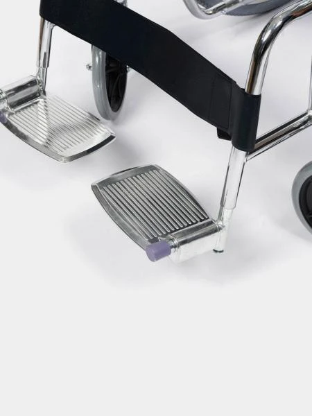 Invalidnaya kolyaska s ruchnim privodom model s naduvnimi kolesami