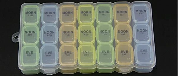 Tabletnisa (21 yacheek) - udobniy plastikoviy konteyner dlya tabletok