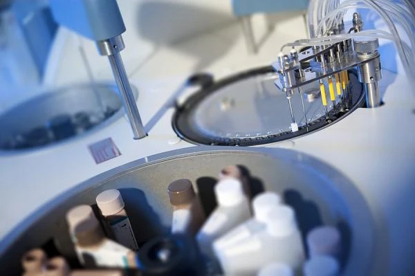 Avtomaticheskiy bioximicheskiy analizator Erba XL-200