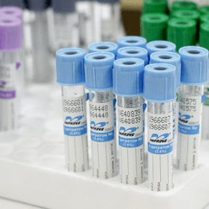 Vakumnie probirki Improvacuter s Sitrat natriya 3,2% (golubaya krishka)