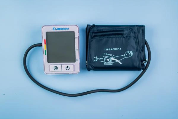 Tonometr avtomaticheskiy MEDICO BP380