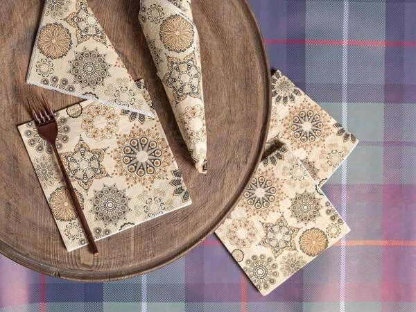 Salfetki bumajnie Stars 33×33 sm 22 sht.