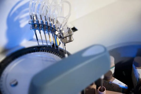 Avtomaticheskiy bioximicheskiy analizator Erba XL-200